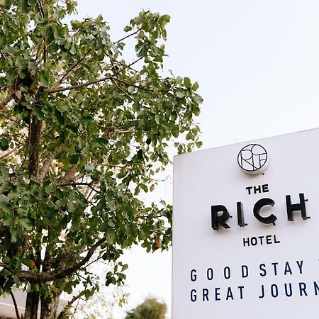 The Rich Hotel Nakhonratchasima Dış mekan fotoğraf