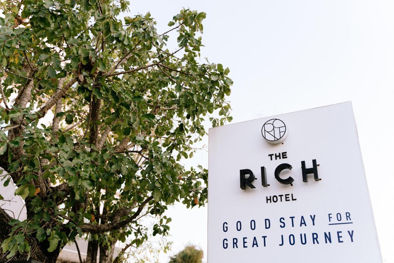 The Rich Hotel Nakhonratchasima Dış mekan fotoğraf